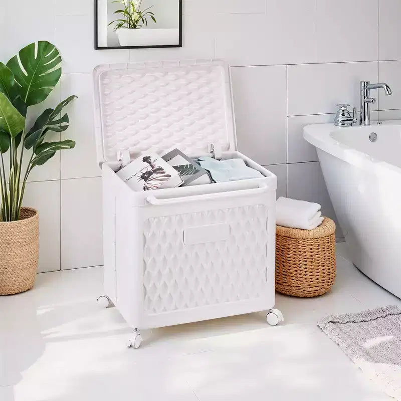 Cesto portabiancheria con ruote e coperchio, cesto portabiancheria in plastica con manico, cesto portabiancheria su ruote per lavanderia o bagno, bianco