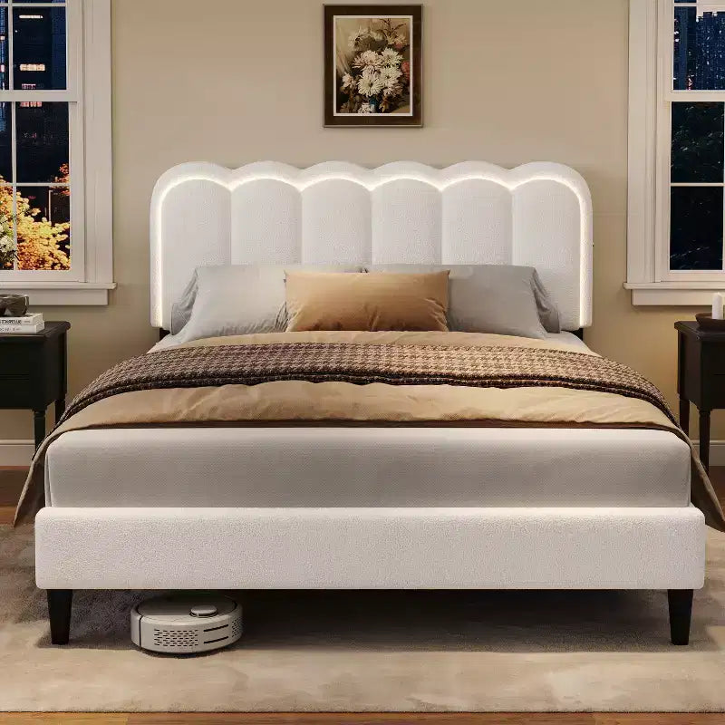 Letto imbottito in boucle moderno in legno di gomma con luce e testiera a petalo